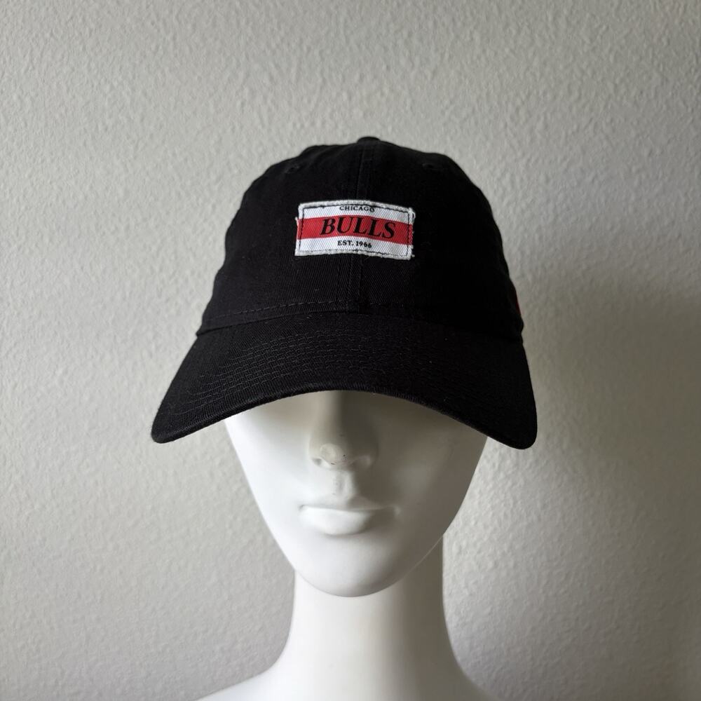 Chicago Bulls New Era Black Hat Women’s Size One NBA Basketball, professionals